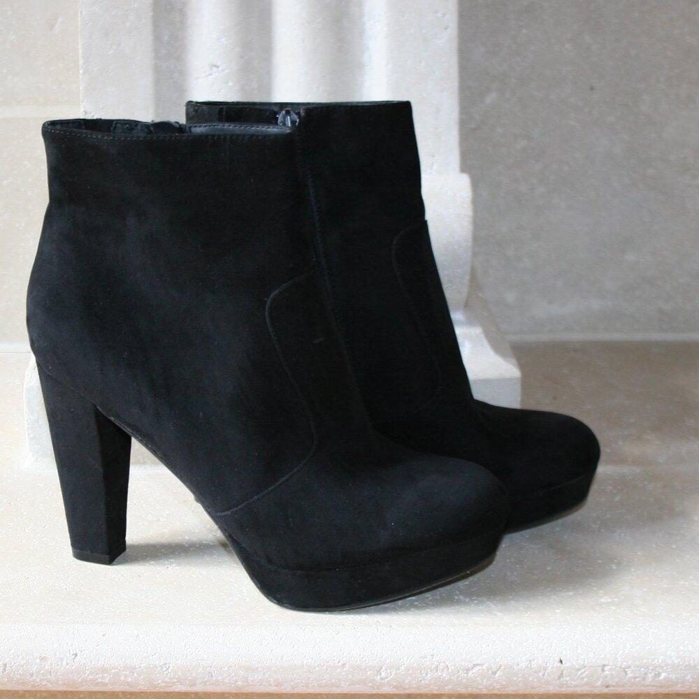 Mossimo Supply Co. Black Suede /Julianna Platform Boot Size 9